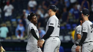 Ryan Yarbrough earns the save