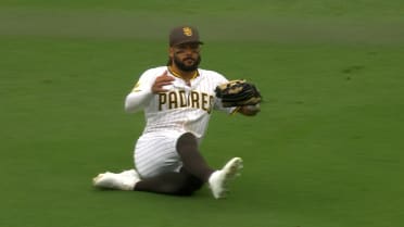 Fernando Tatis Jr.'s sliding catch
