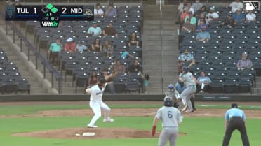 Elijah Hainline singles on a ground ball to center fielder Nate Nankil. Jake Gelof scores. Griffin Lockwood-Powell to 2nd.
