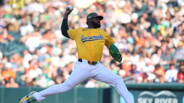 Luis Severino strikes out Casey Schmitt