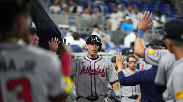 Austin Riley's solo homer (12) 