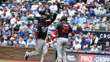 Twins conectan tres jonrones en la 9na
