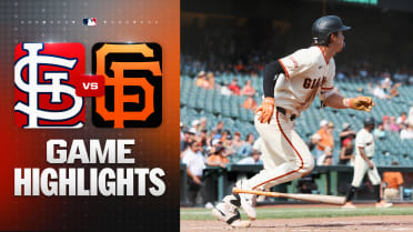Six-run rally in 8th propels Giants to 7-6 win