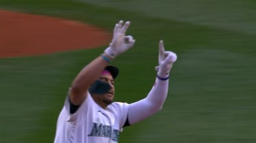 Josh Naylor pega el jonrón del empate 