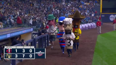 Sausage Race: Look out Byron!