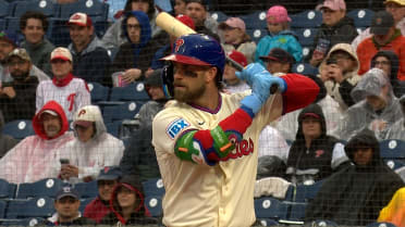 Bryce Harper records three singles, stolen base 