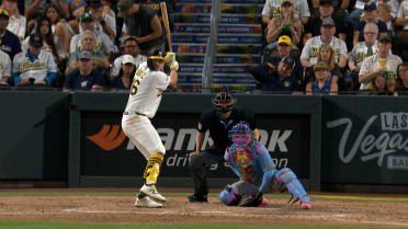 Nick Kurtz's solo homer (13)