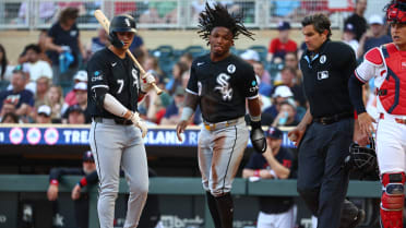 Luisangel Acuña anota tras error
