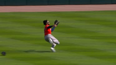 Brice Matthews se desliza para capturar