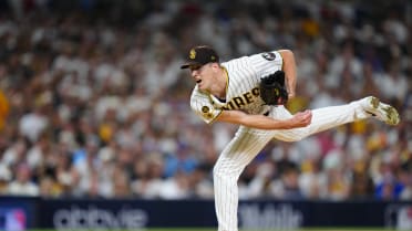 Nick Pivetta strikes out Seiya Suzuki