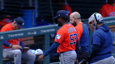 Cristian Javier exits with right shoulder tightness