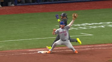 Jeff McNeil throws out Harold Ramírez after review