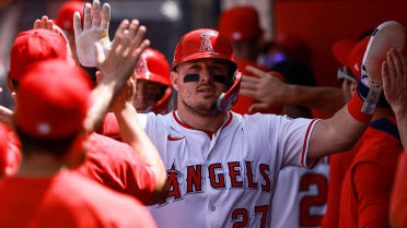 Angels plate six runs in the 6th inning