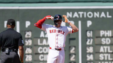 Roman Anthony extiende racha de hits