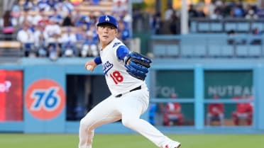 Yoshinobu Yamamoto strikes out Tyler Stephenson