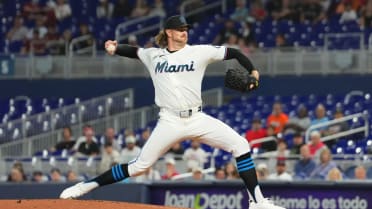 Chris Paddack fans Nolan Gorman to strand two runners