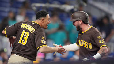 Machado, Merrill power Padres' 8th-inning comeback