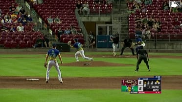 Andrew Fischer singles on a line drive to right fielder Quinn McDaniel. Luis Peña scores.