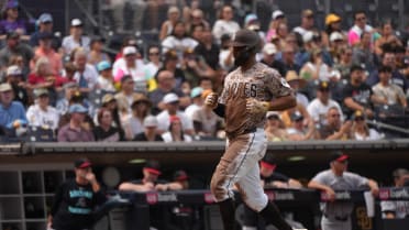 The Padres open the game with five runs