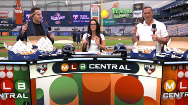 MLB Central samples food from Tropicana Field