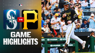 Brandon Lowe, Henry Davis power Pirates' 5-1 victory