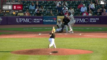 Callan Moss homers (6) on a fly ball to center field. Lonnie White Jr. scores.