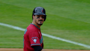 Nolan Arenado impulsa con sencillo