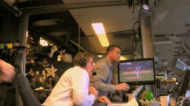 Foul ball nearly hits the Yankees' booth