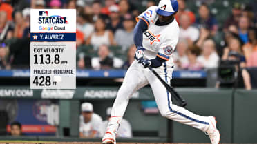 Yordan Álvarez pega HR de 428 pies