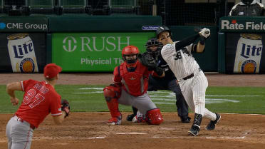 Romo pega su 2do HR del juego 