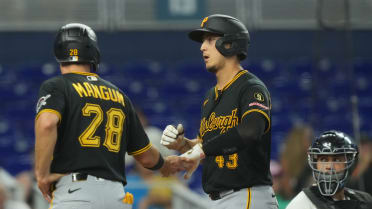 Rafael Flores Jr. tallies two home runs and six RBIs