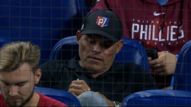 Iván Rodríguez spotted in Marlins' stands