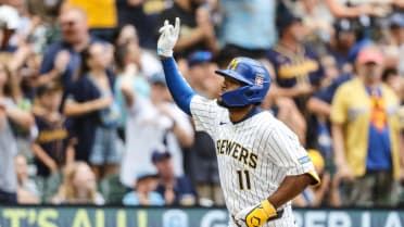 Jackson Chourio's solo home run (17)