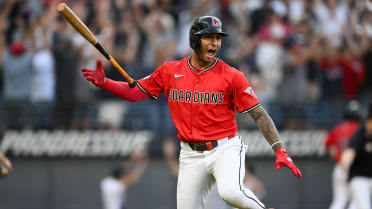 Brayan Rocchio remata con un jonrón de tres carreras