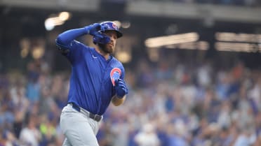 Michael Busch's leadoff homer (21)
