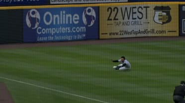 Jace Avina's impressive diving catch