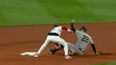 Willson Contreras inicia doble play