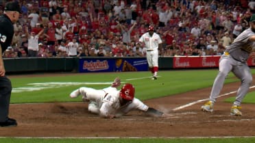 Sal Stewart scores go-ahead run on wild pitch