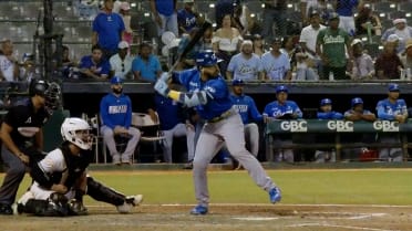 Luis Campusano remolca con roletazo