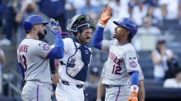 The Mets bring in five runs in the 8th inning