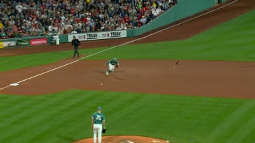 Abraham Toro avoids broken bat, completes out