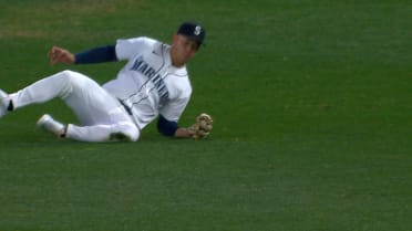 Rob Refsnyder's sliding catch