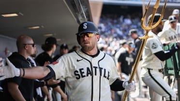 Luke Raley's pinch-hit solo home run (15)