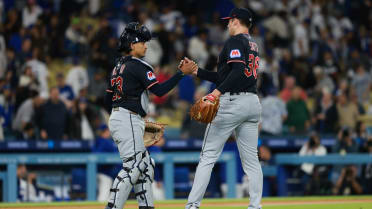 Cade Smith closes out the Guardians' 4-1 win