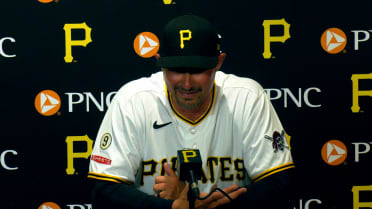 Don Kelly sobre el ambiente inaugural en casa y más