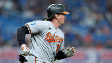 Hit remolcador de Adley Rutschman