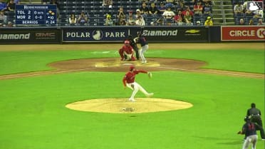 Osvaldo Berrios In play, run(s) to Max Anderson