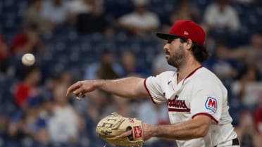 Austin Hedges closes out 8th inning for Guardians