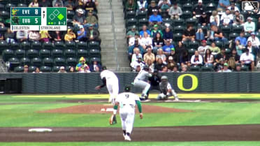 Felnin Celesten triples (2) on a ground ball to right fielder Dakota Jordan. Luke Stevenson scores.