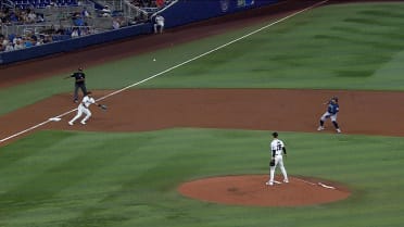 Josh Naylor scores on a throwing error